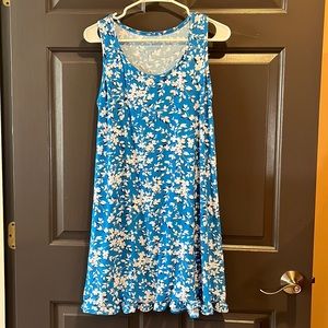 Super cute sleeveless summer dress. Ruffle on the bottom